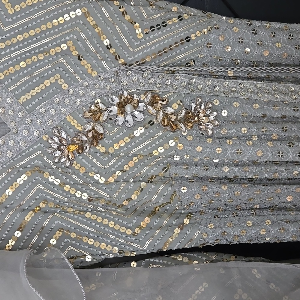 Ayesha Somaya Pakistani Small Gown - Picture 8 of 11